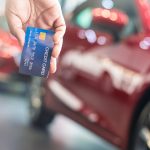 se puede comprar carro con tarjeta de credito